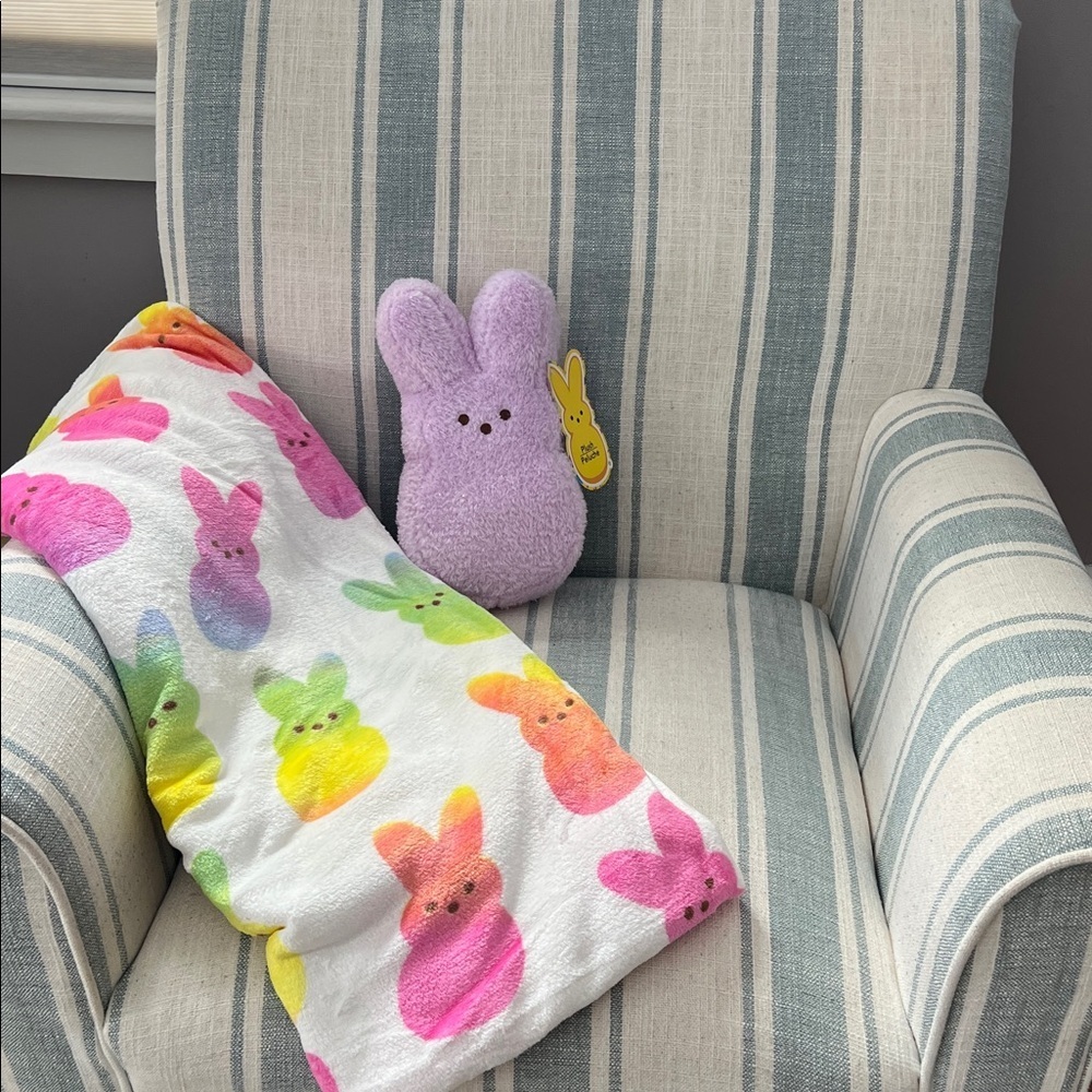 Peeps Marshmallow Chicks Printed Plush Throw Blanket - Picture 2 of 10